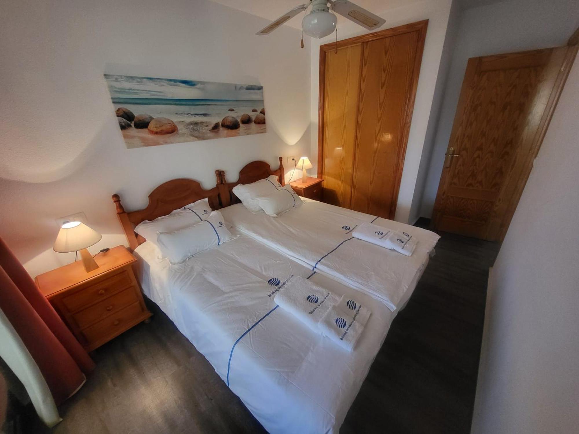 Trinisol II Private Apartments With Sea View Benidorm Esterno foto